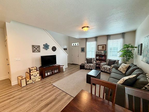2nd image of 263 E Kirsten Ln