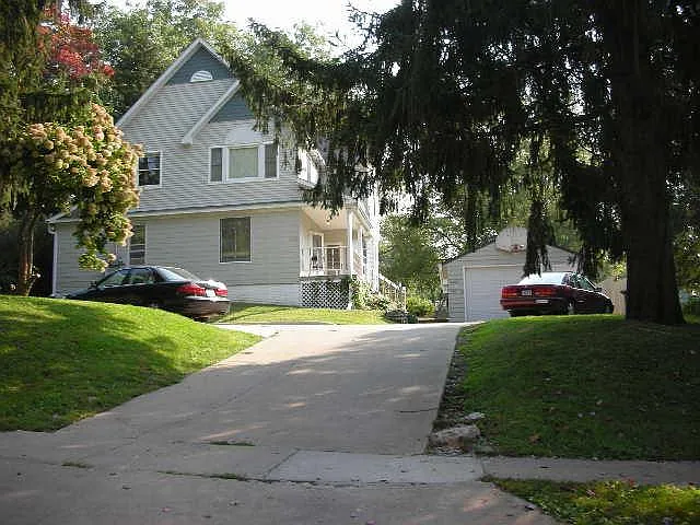 410 Reno St — Photo 1
