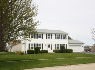 245 W Ellen Ave, Cortland, IL 60112