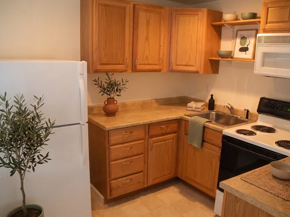 3401 14th Ave W APT 4, Seattle, WA 98119