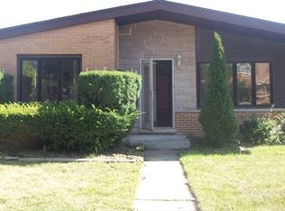 8419 W Clara Dr, Niles, IL 60714