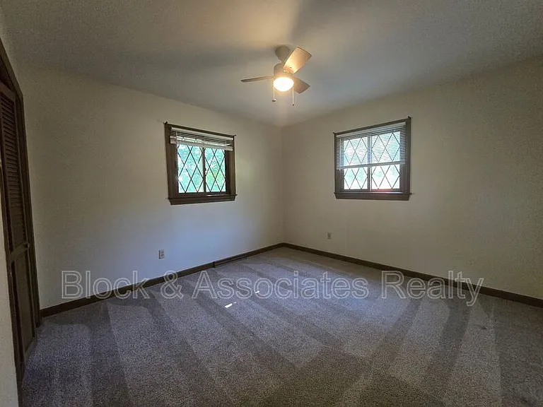1194 Ingram Dr — Photo 16
