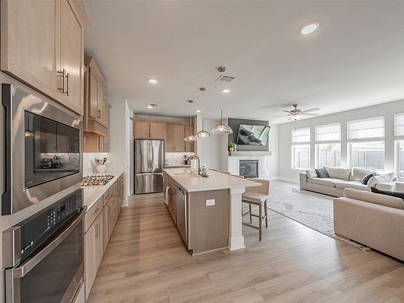 5th image of 741 Peaceful Ln