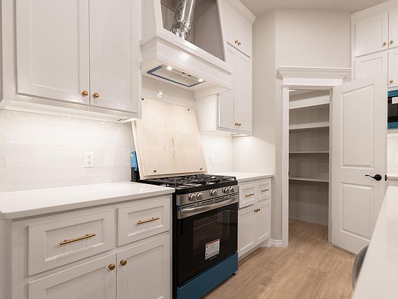 5th image of 13017 NE 8th St