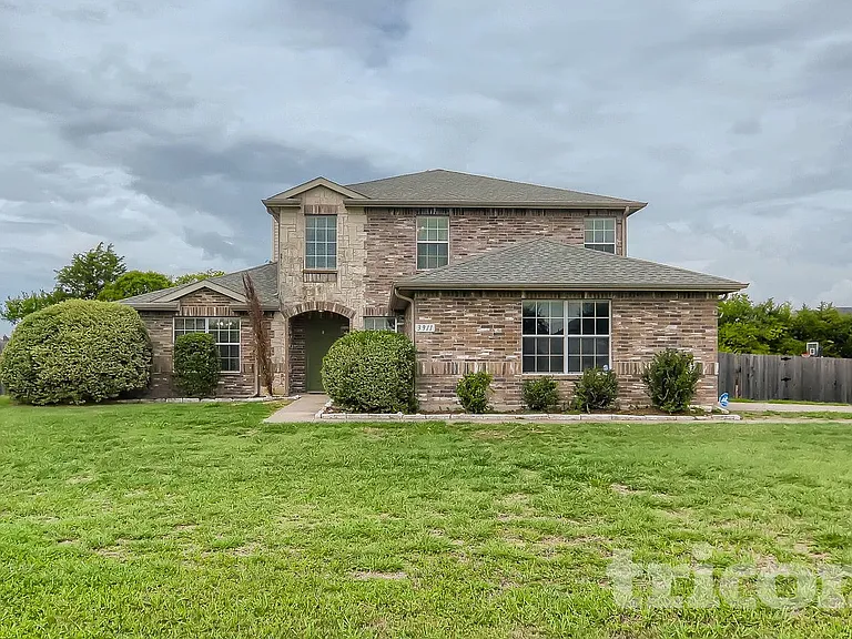 3911 Alpha Way — Photo 2