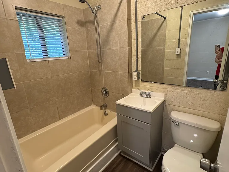 Gurley Flats — Photo 16