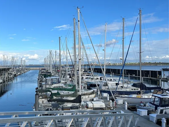 2415 T Avenue #F-11, Anacortes, WA 98221