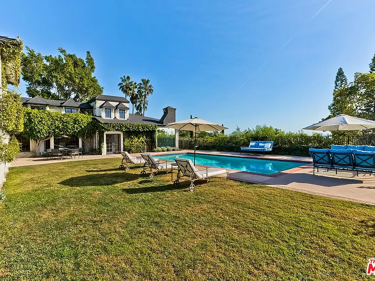 1075 Wallace Rdg — Photo 43