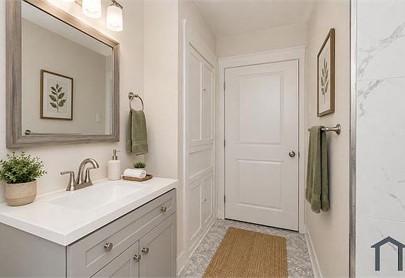 3rd image of 3772 Whiting Ave APT A