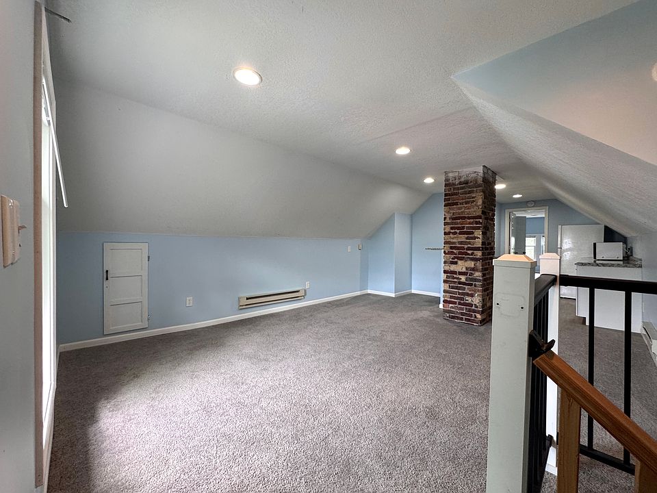 Large living room with lots of light!