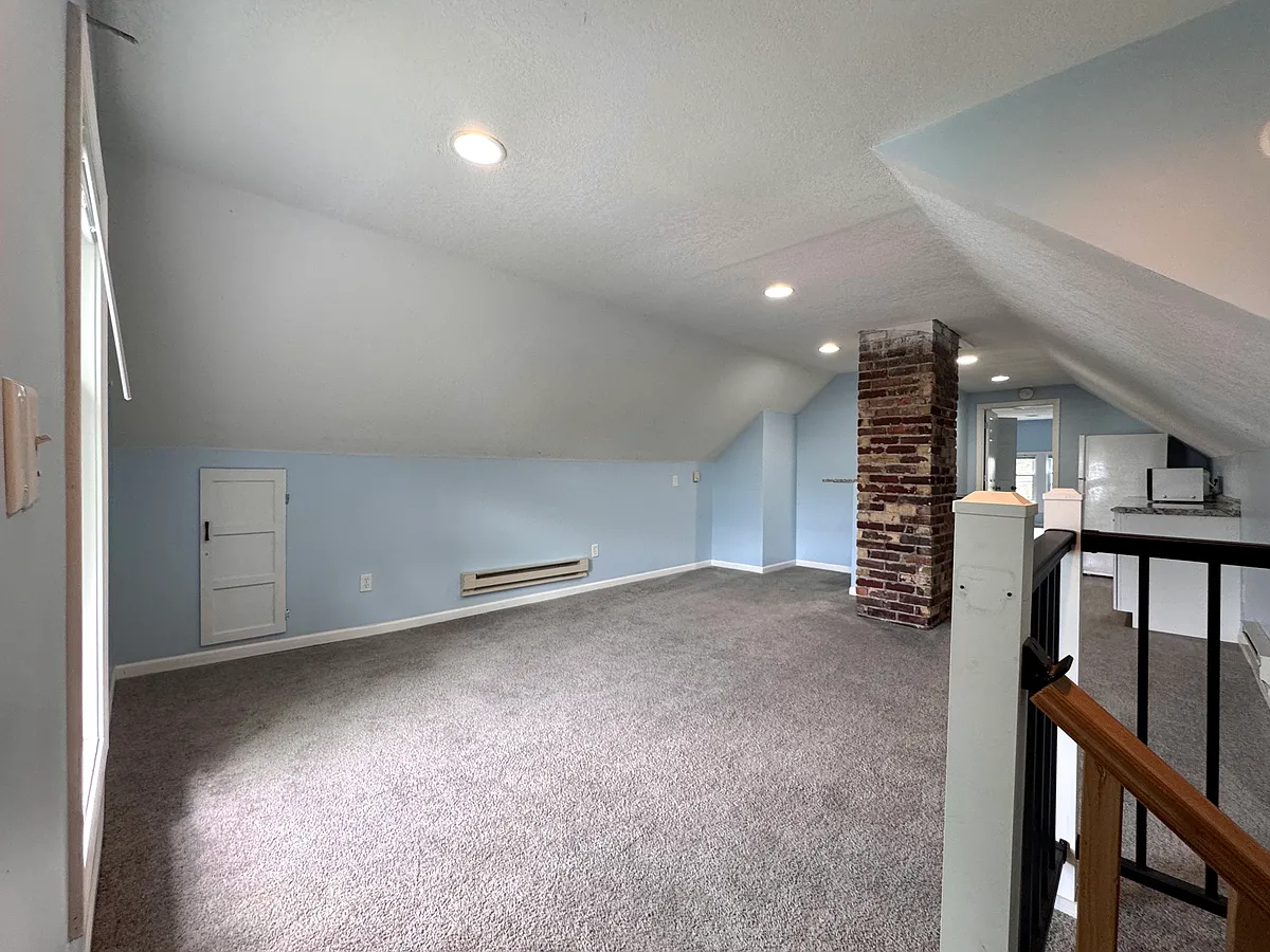 Large living room with lots of light! - 3408 3rd Ave S #UL
