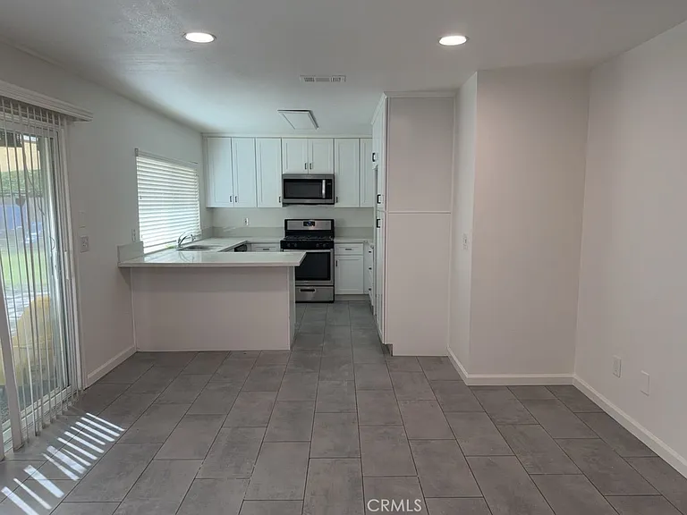 24245 Powell Pl — Photo 9