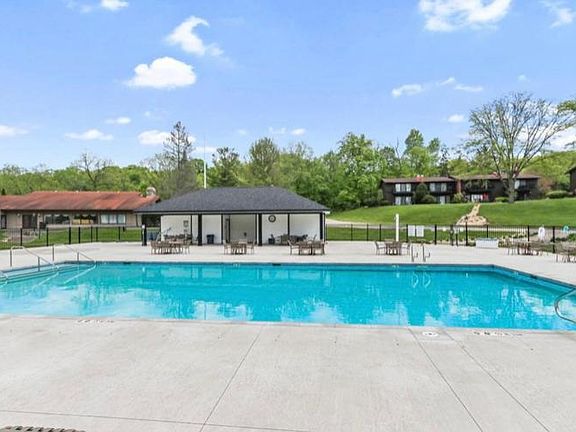 5th image of 32 Lausanne Ct #3