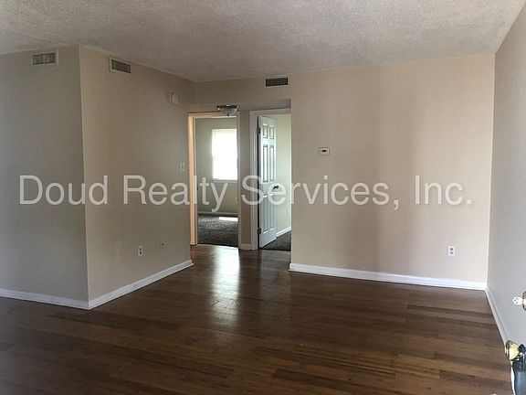2nd image of 3721 Turnpike Rd APT 102