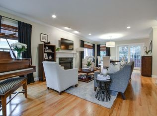 160 Hillside Ave #6, Needham, MA 02494