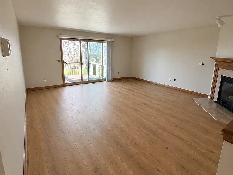 W3148 Harvard Ct — Photo 4