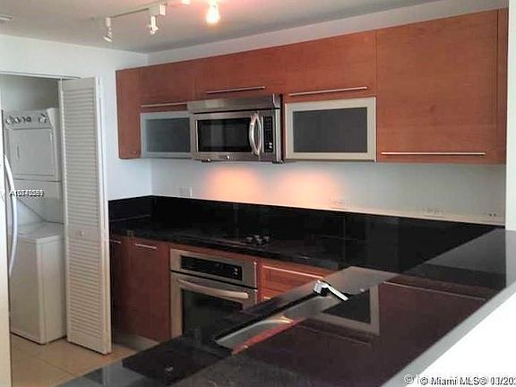 5th image of 253 NE 2nd St APT 2505