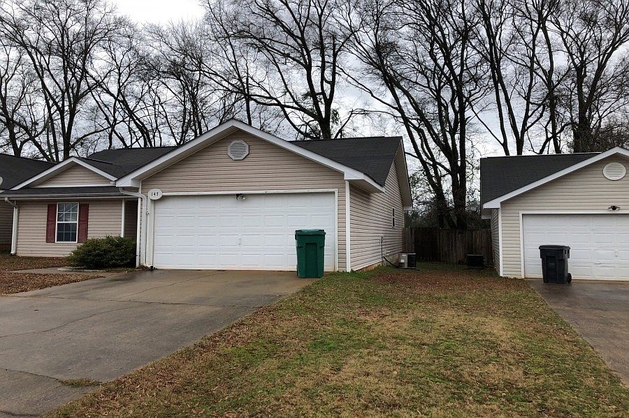 2nd image of 147 Maple Leaf Ln