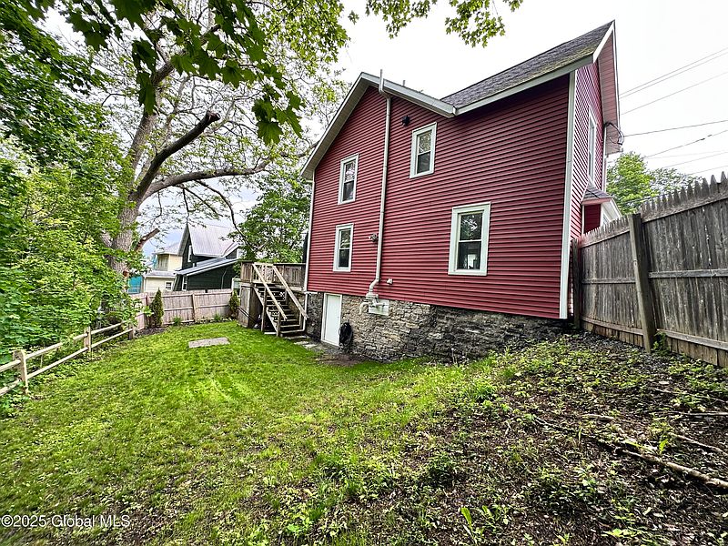 4th image of 134 Moyer Street
