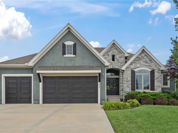 12027 W 164th Ter, Overland Park, KS 66221