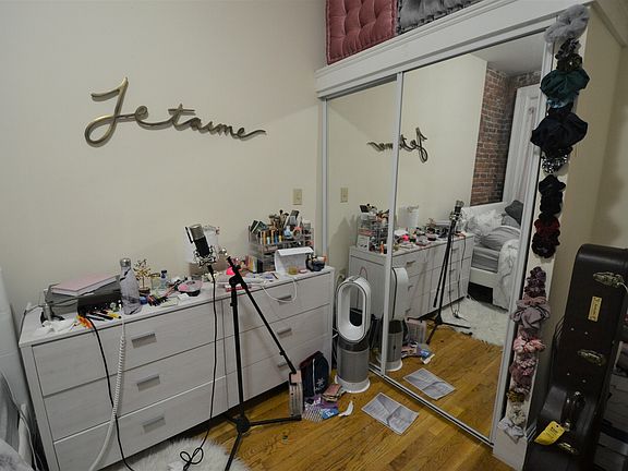 4th image of 398 Marlborough St #24