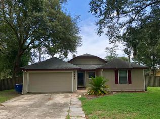 1681 Ponderosa Pine Dr E, Jacksonville, FL 32225