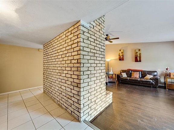 4th image of 5009 Roberts Dr