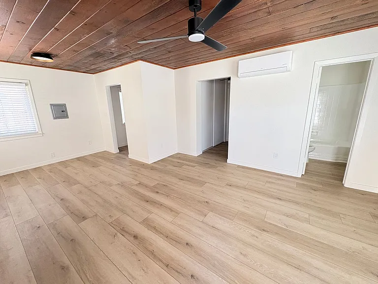 5351 E Ocean & 8/10 Santa Ana — Photo 3