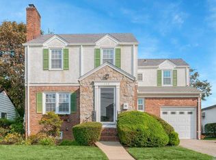 111 Hart St, Lynbrook, NY 11563