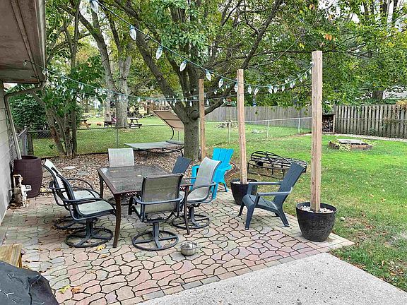 3rd image of 7002 Lake Valley Ct