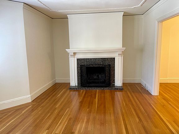 2nd image of 3426 Scott St