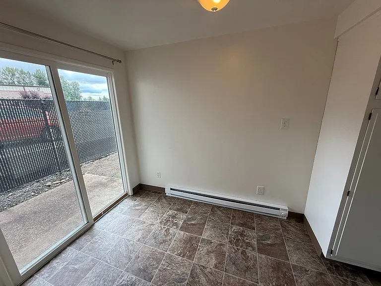 926 SE Uglow Ave #3 — Photo 9