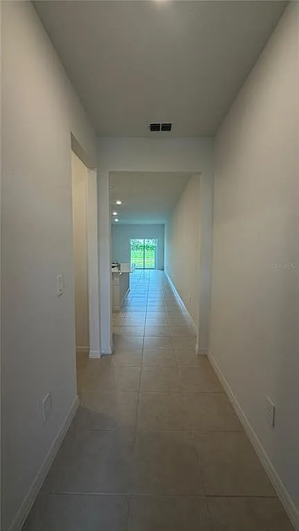 3 bed, 2.5 bath, 1747 sqft, $2,390 — Photo 2