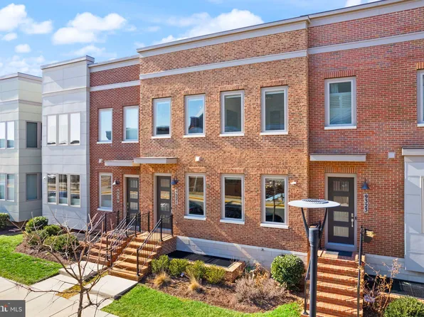 9321 Quadrangle St, Lorton, VA 22079