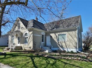 222 Oskaloosa St, Pella, IA 50219