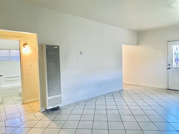 5th image of 628 Andrew St