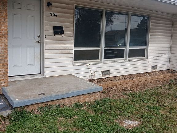 2nd image of 504 W Keetoowah St