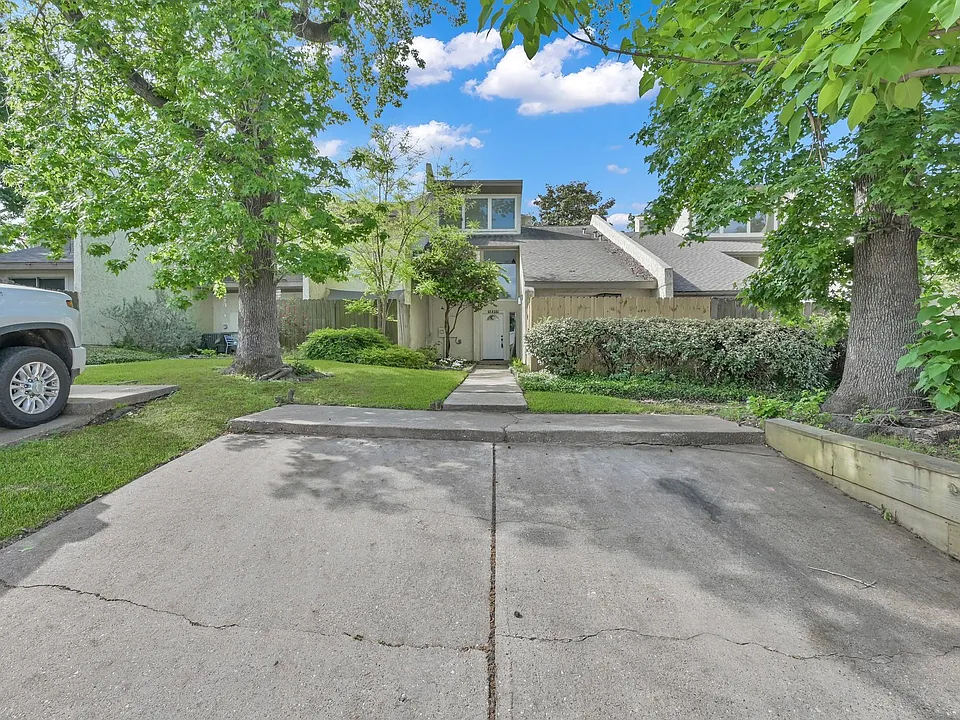 12311 Glenview Dr