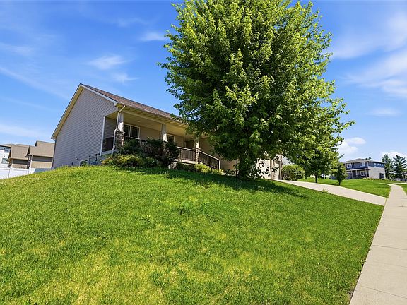 2nd image of 1430 Sugar Creek Cir