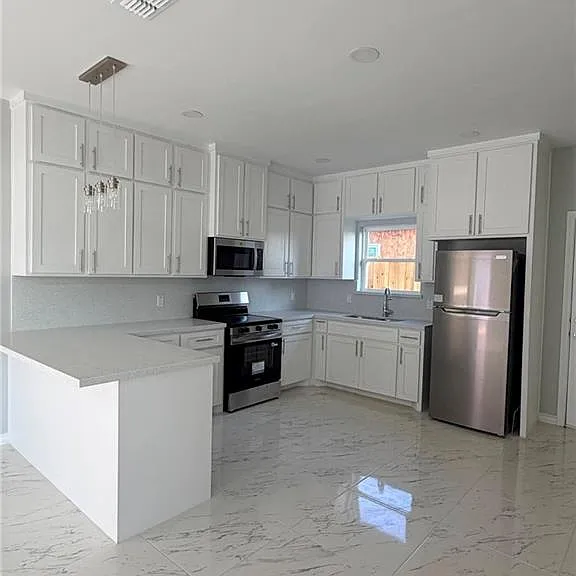 3806 Rosewood Dr #3 — Photo 3