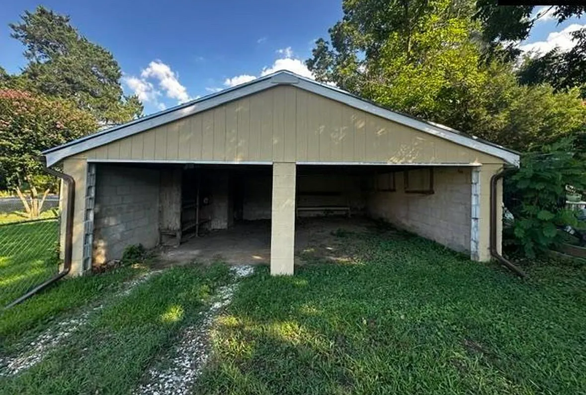 2 bed, 1400 sqft, $1,075 — Photo 3