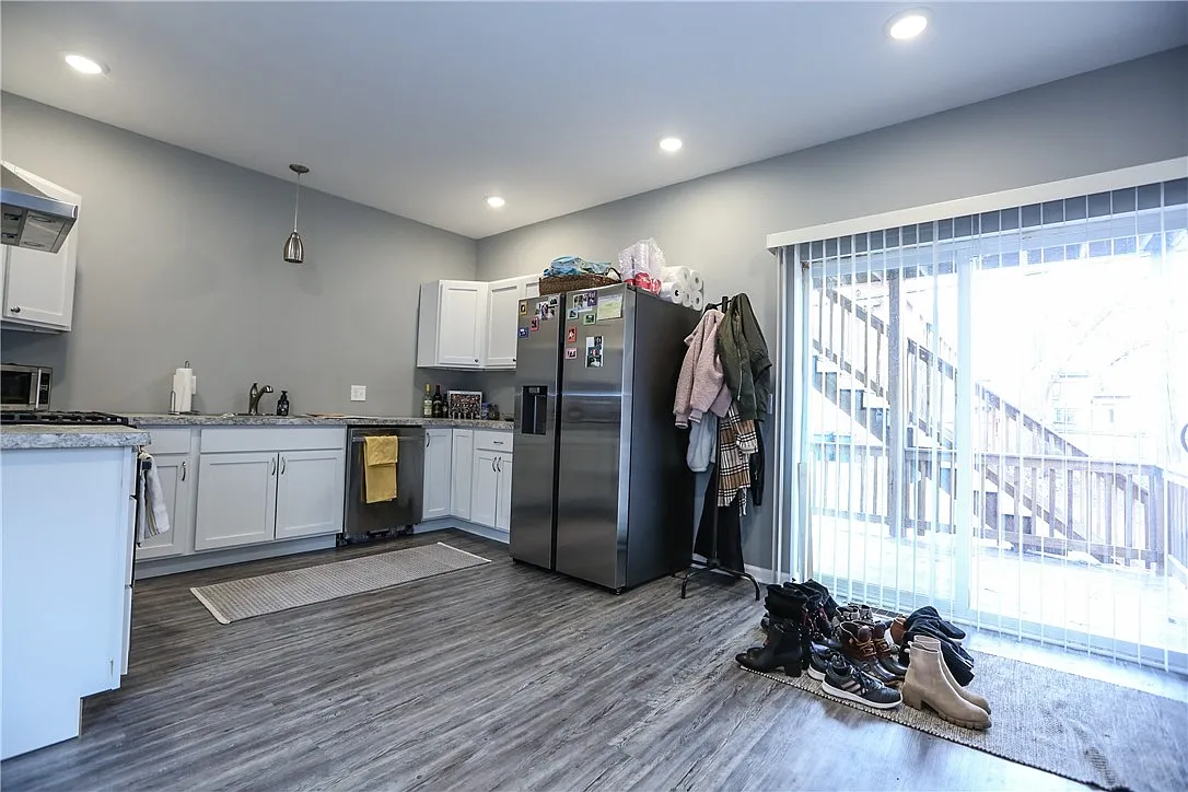 2 bed, 1.0 bath, 814 sqft, $1,695 — Photo 4