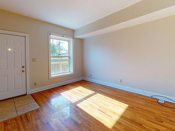 2nd image of 1361-1363 Indianola Ave