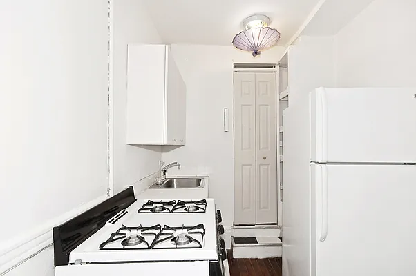 Rented by Vivaldi Real Estate | media 18