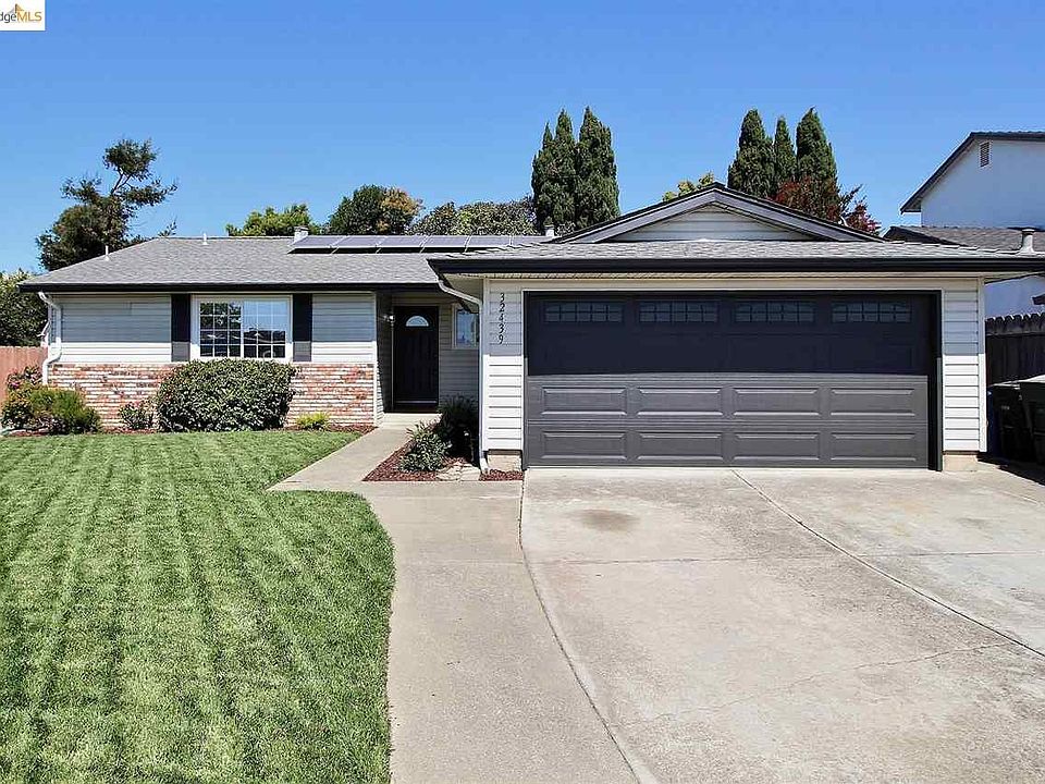 1st image of 32439 Nancy Ct
