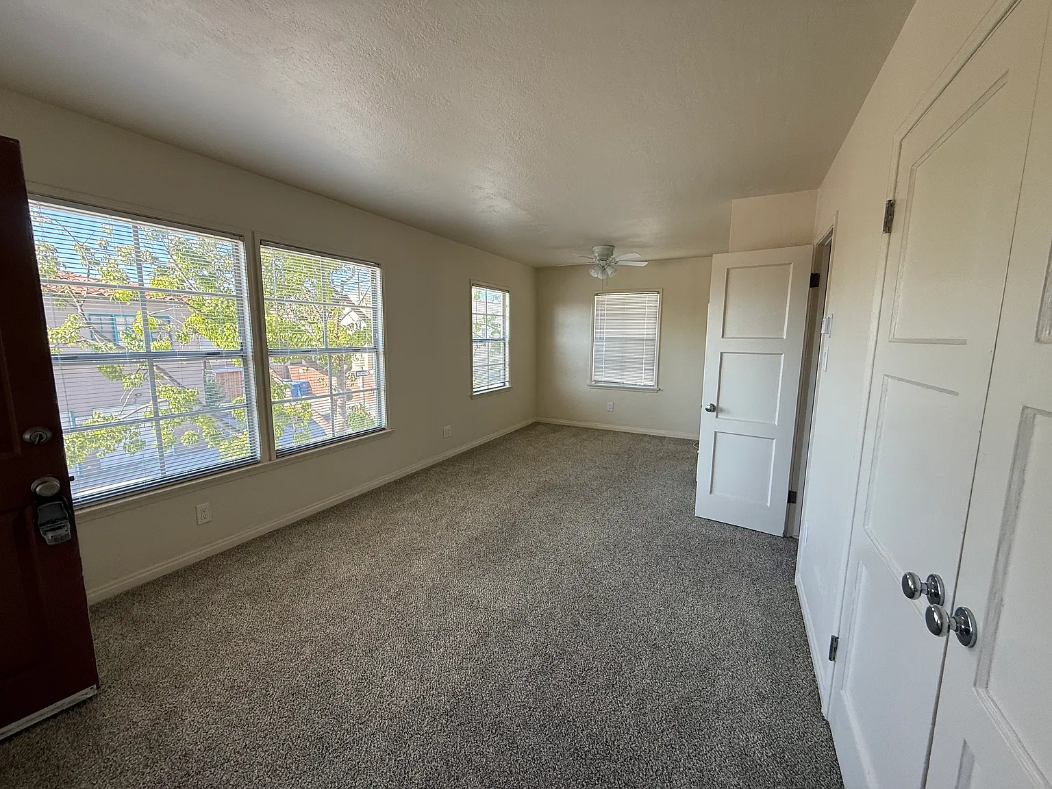 Studio, 525 sqft, $1,750 — Photo 3