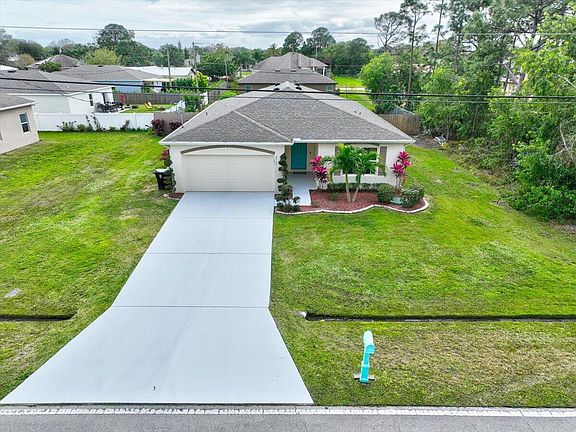 2nd image of 2562 SE Tiffany Avenue