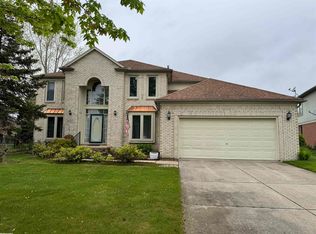 48753 Cross Creek Dr, Macomb, MI 48044