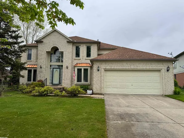48753 Cross Creek Dr, Macomb, MI 48044