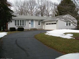 29 Woodvale Dr, Northford, CT 06472